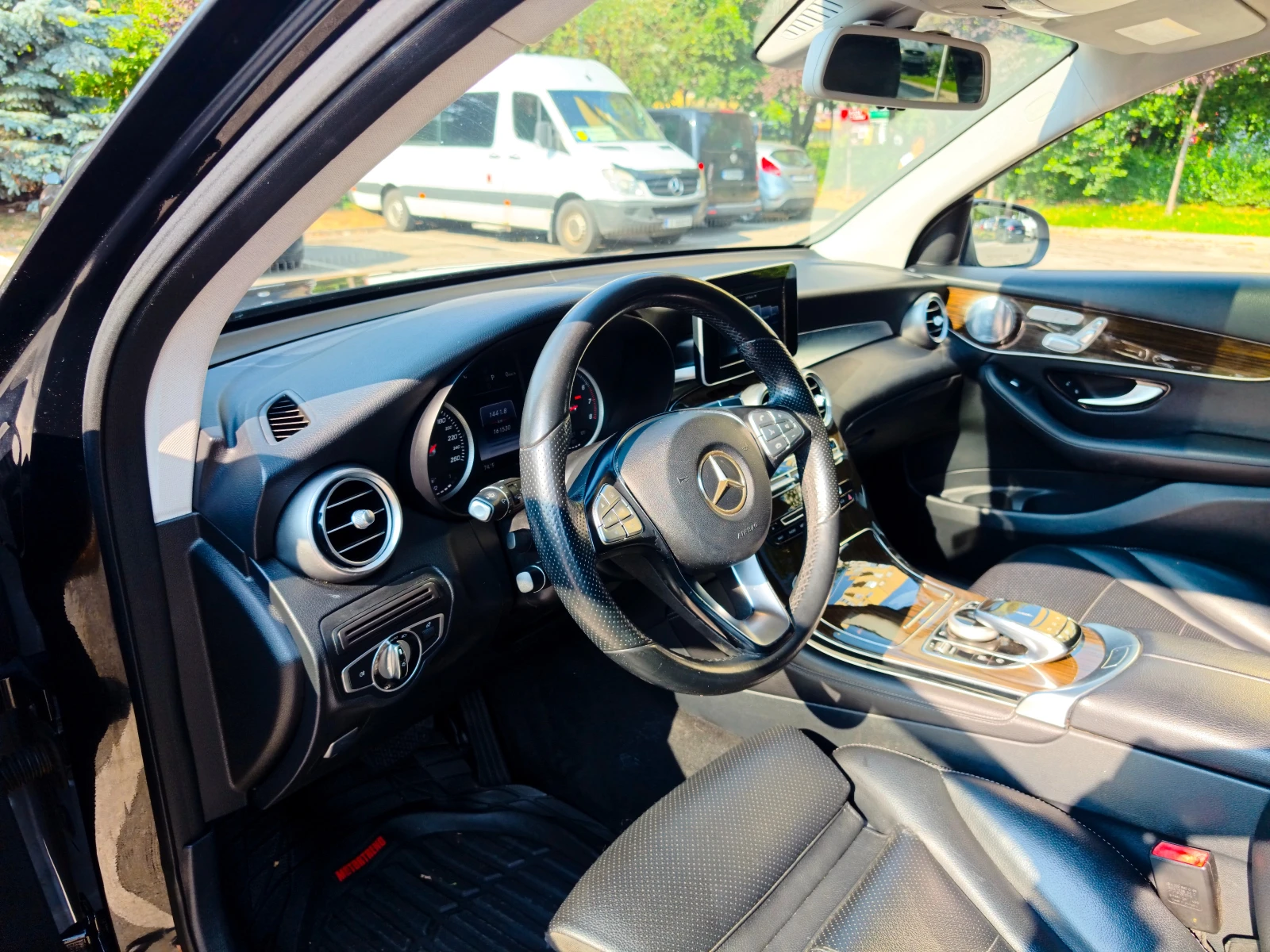 Mercedes-Benz GLC 300, снимка 11 - Автомобили и джипове - 55667079