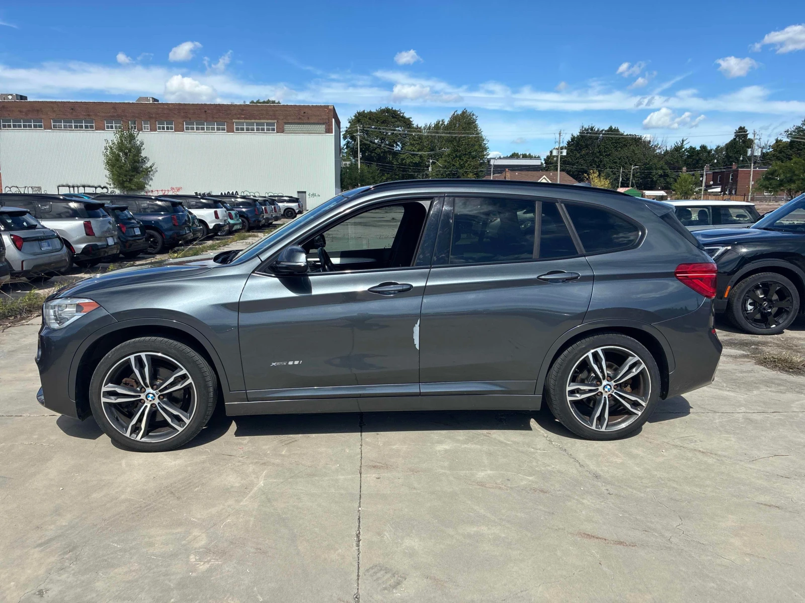 BMW X1 XDRIVE28I | CARFAX | АВТОКРЕДИТ БЕЗ ПЪРВОНАЧАЛНА , снимка 3 - Автомобили и джипове - 56060357