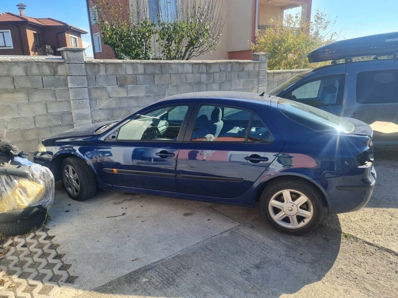 Renault Laguna 1.8, снимка 2 - Автомобили и джипове - 38233112