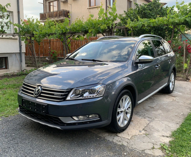 VW Alltrack DSG* LED* XENON* CAMERA* WEBASTO* Wi-Fi, снимка 1 - Автомобили и джипове - 47540987