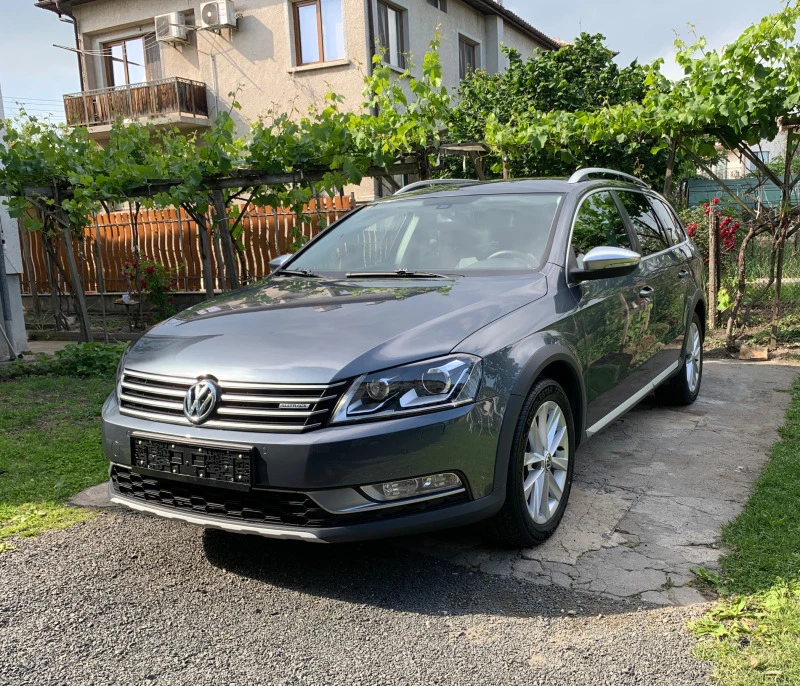 VW Alltrack DSG* LED* XENON* CAMERA* WEBASTO* Wi-Fi, снимка 7 - Автомобили и джипове - 47540987