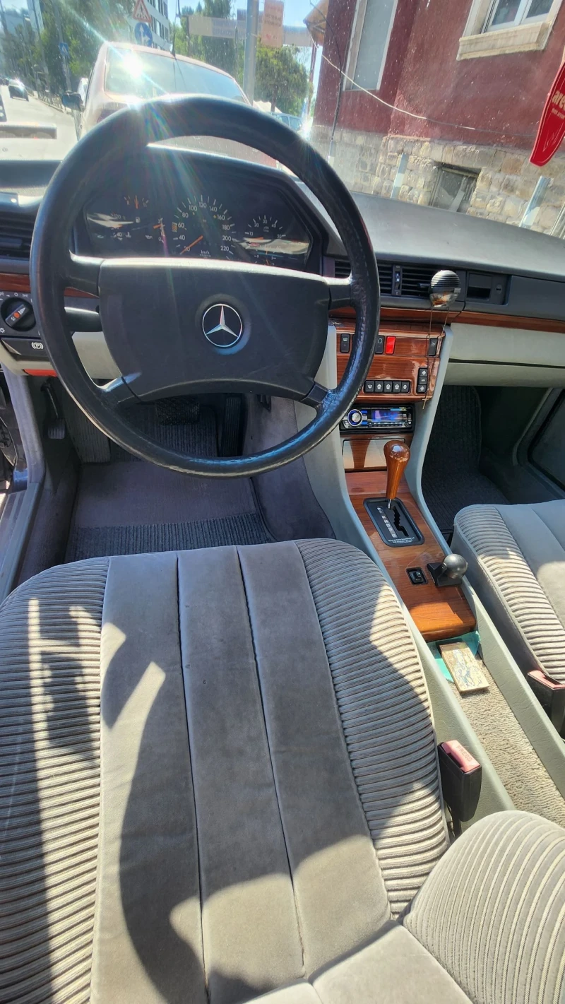 Mercedes-Benz 124 300 D Turbo Без Аналог !!, снимка 12 - Автомобили и джипове - 50797886