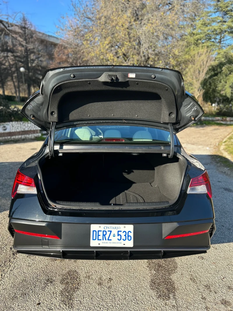 Hyundai Elantra, снимка 5 - Автомобили и джипове - 52553511