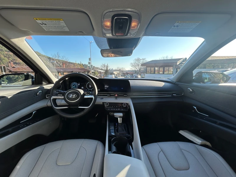 Hyundai Elantra, снимка 8 - Автомобили и джипове - 52553511