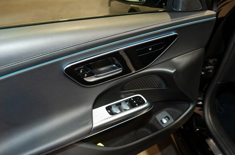 Mercedes-Benz E 200 AMG/ NEW MODEL/ NIGHT/ CAMERA/ DISTRONIC/, снимка 6 - Автомобили и джипове - 51616416