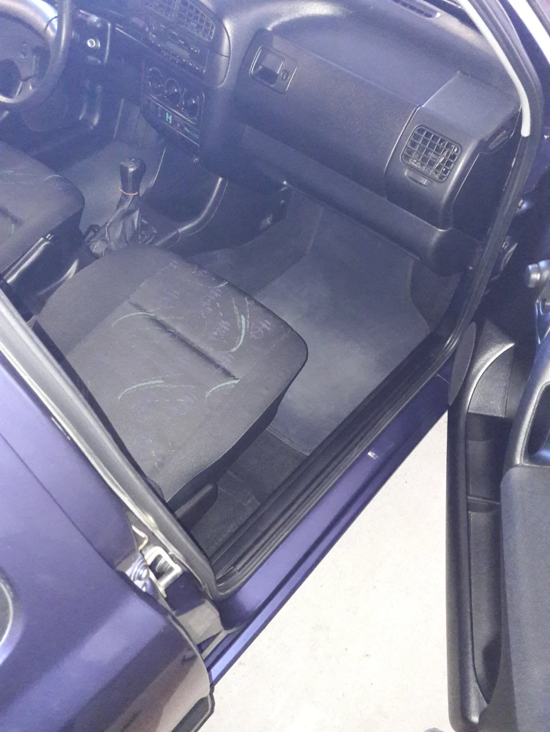 VW Golf 1.6mi 75k.c.Pink Floyd, снимка 8 - Автомобили и джипове - 52420173