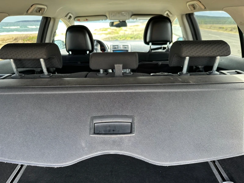 Toyota Avensis, снимка 10 - Автомобили и джипове - 52023216