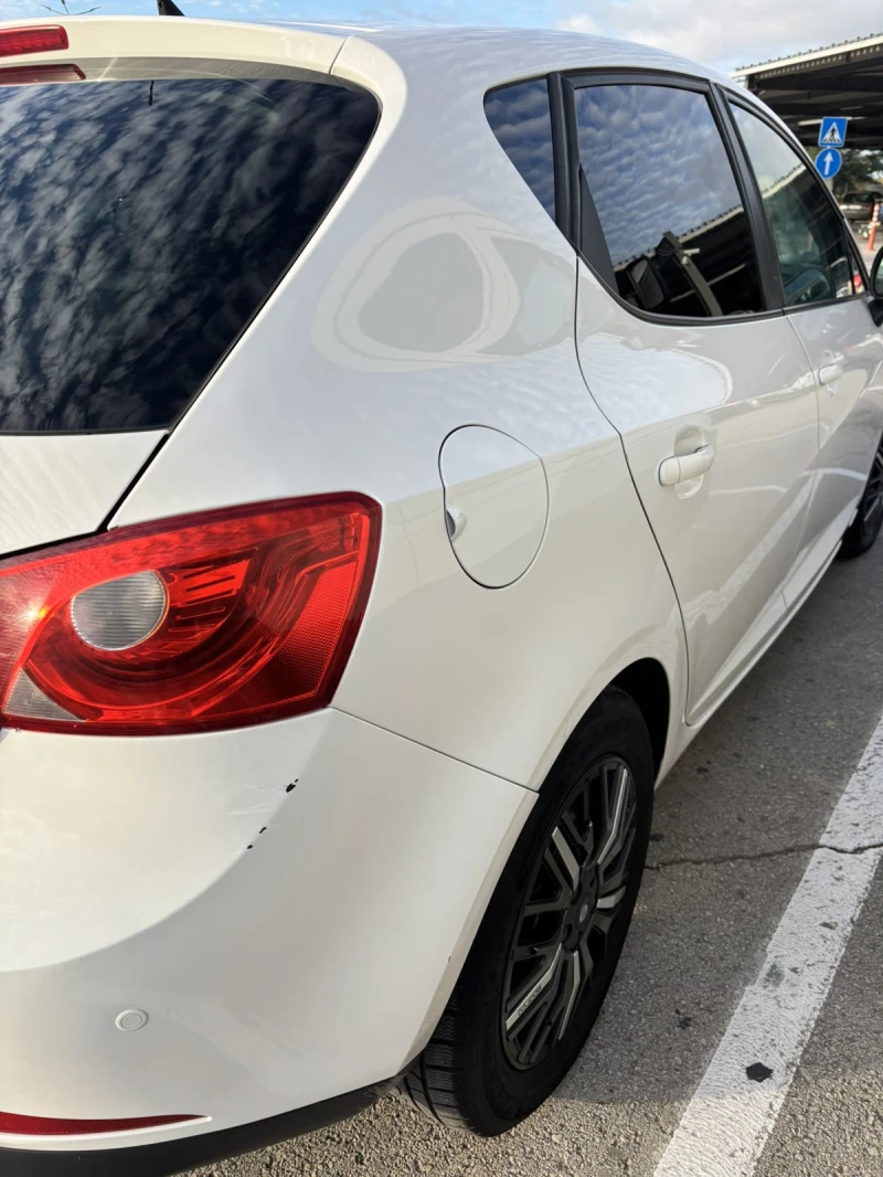 Seat Ibiza 1.4 Газ/Бензин 86к.с., снимка 4 - Автомобили и джипове - 52504350