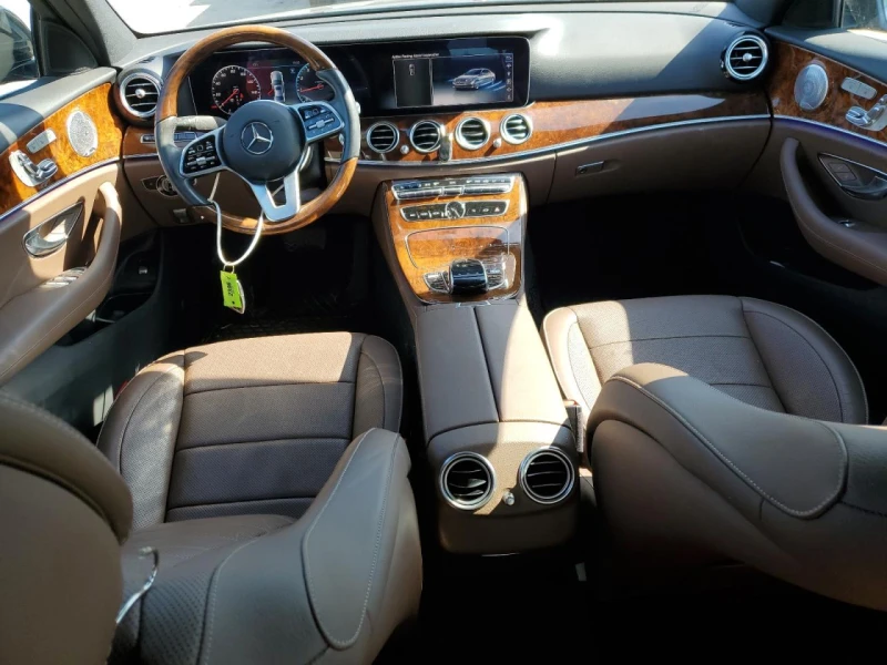 Mercedes-Benz E 350 4MATIC, снимка 8 - Автомобили и джипове - 52531080