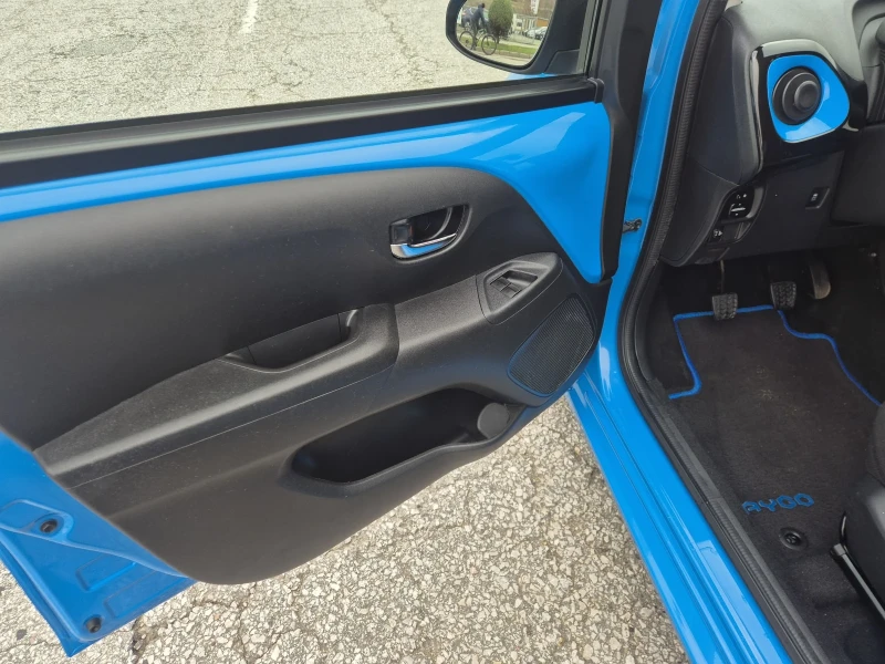 Toyota Aygo, снимка 13 - Автомобили и джипове - 52688892