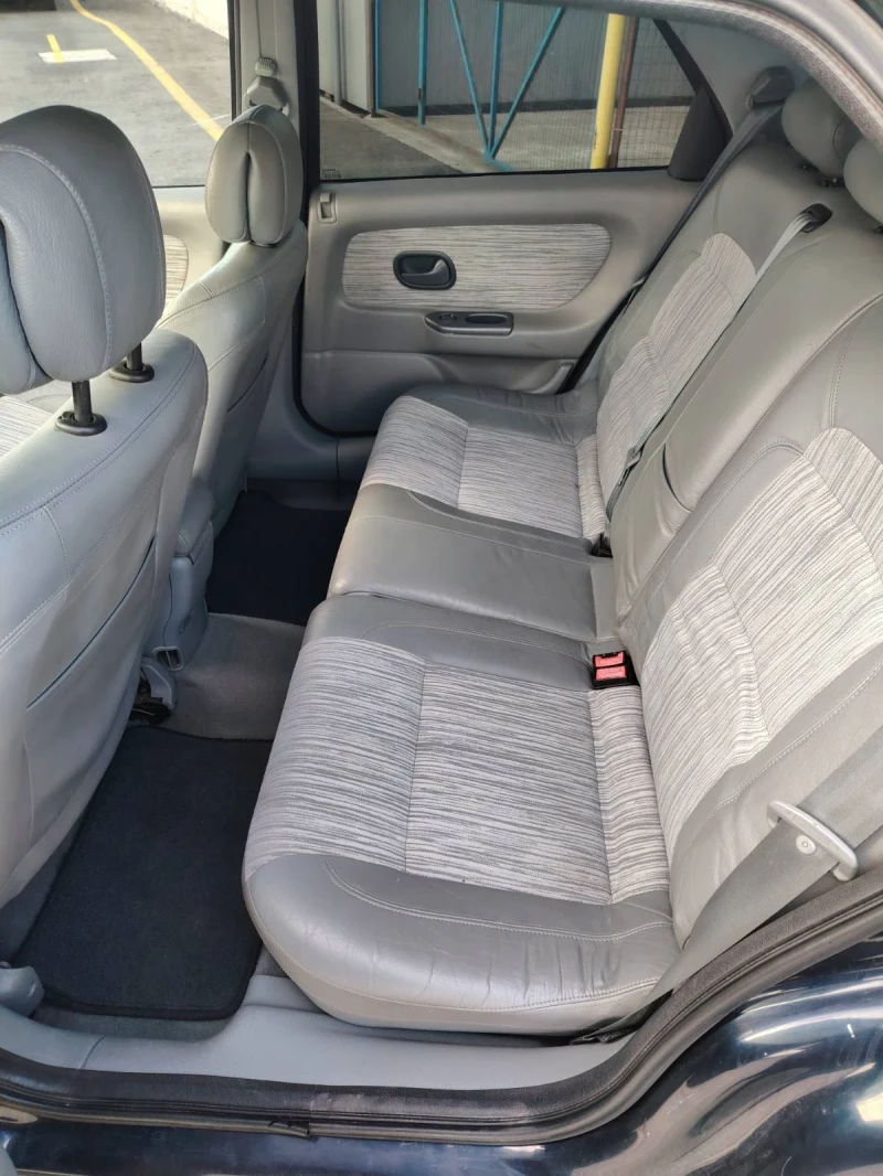 Renault Laguna, снимка 7 - Автомобили и джипове - 53105369