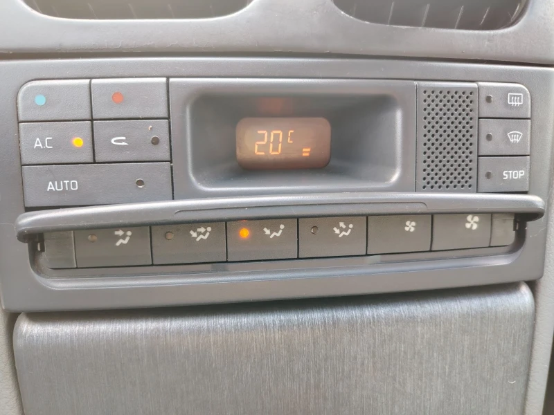 Renault Laguna, снимка 15 - Автомобили и джипове - 53105369