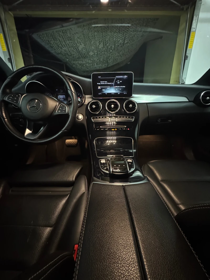 Mercedes-Benz C 300 AMG 4matic, снимка 12 - Автомобили и джипове - 53114728
