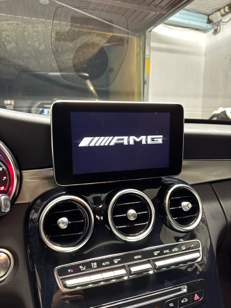 Mercedes-Benz C 300 AMG 4matic, снимка 11 - Автомобили и джипове - 53114728