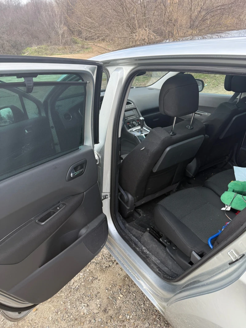 Peugeot 5008 1.6HDI, снимка 4 - Автомобили и джипове - 53314249