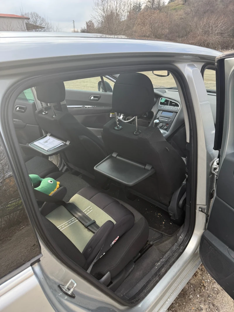 Peugeot 5008 1.6HDI, снимка 12 - Автомобили и джипове - 53314249