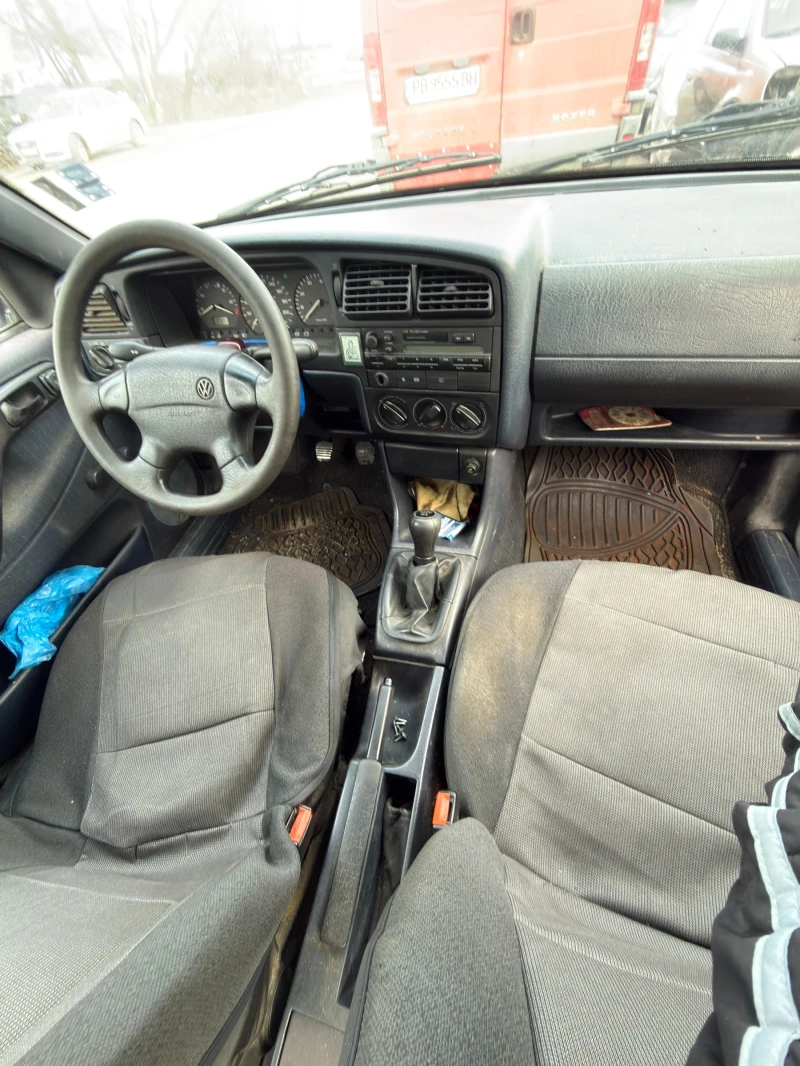 VW Passat B3 1.8i, снимка 5 - Автомобили и джипове - 53435325