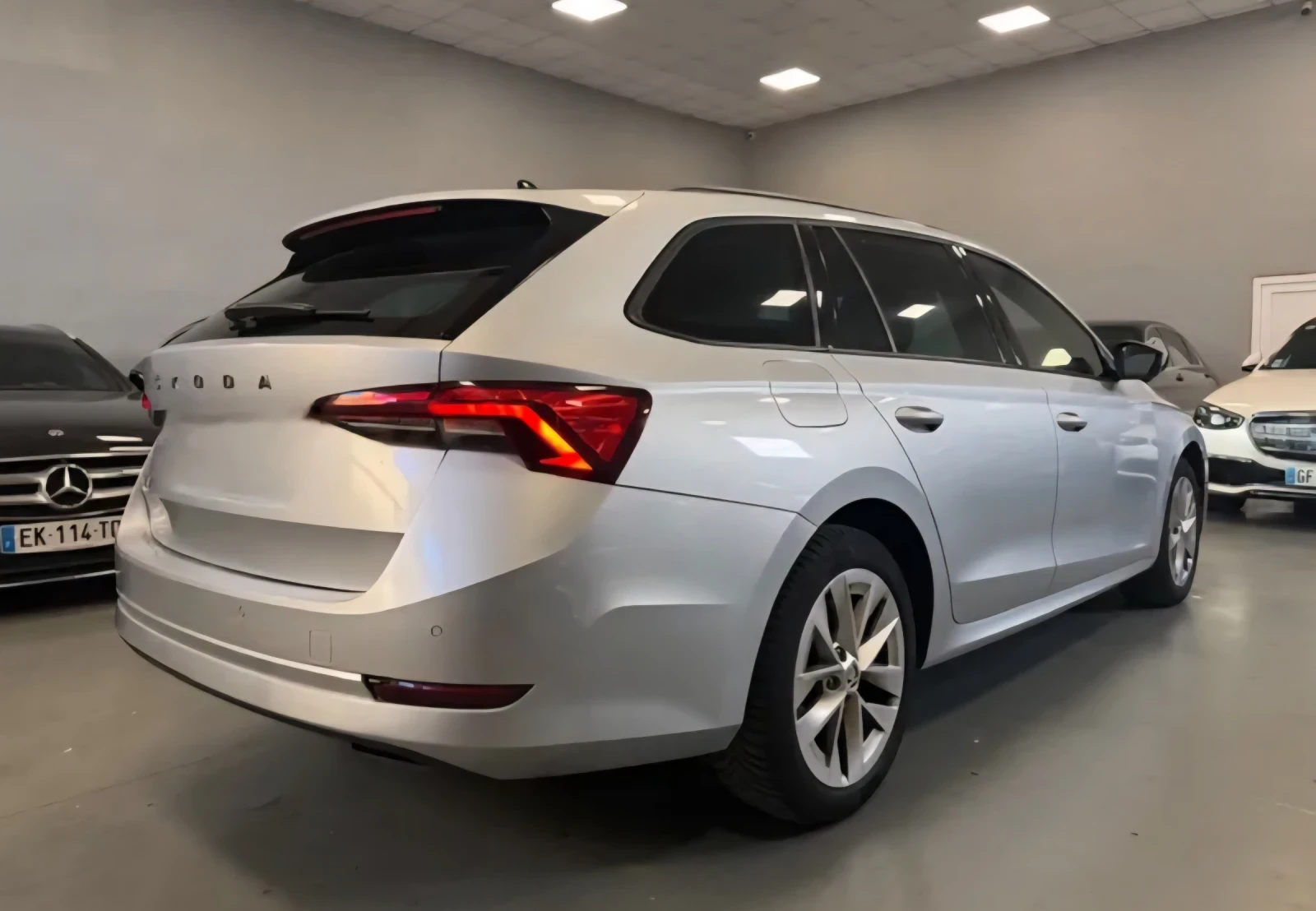 Skoda Octavia 150k.c* MATRIX* VIRTUAL Cockpit* DISTRONIK* KEYLES - изображение 4