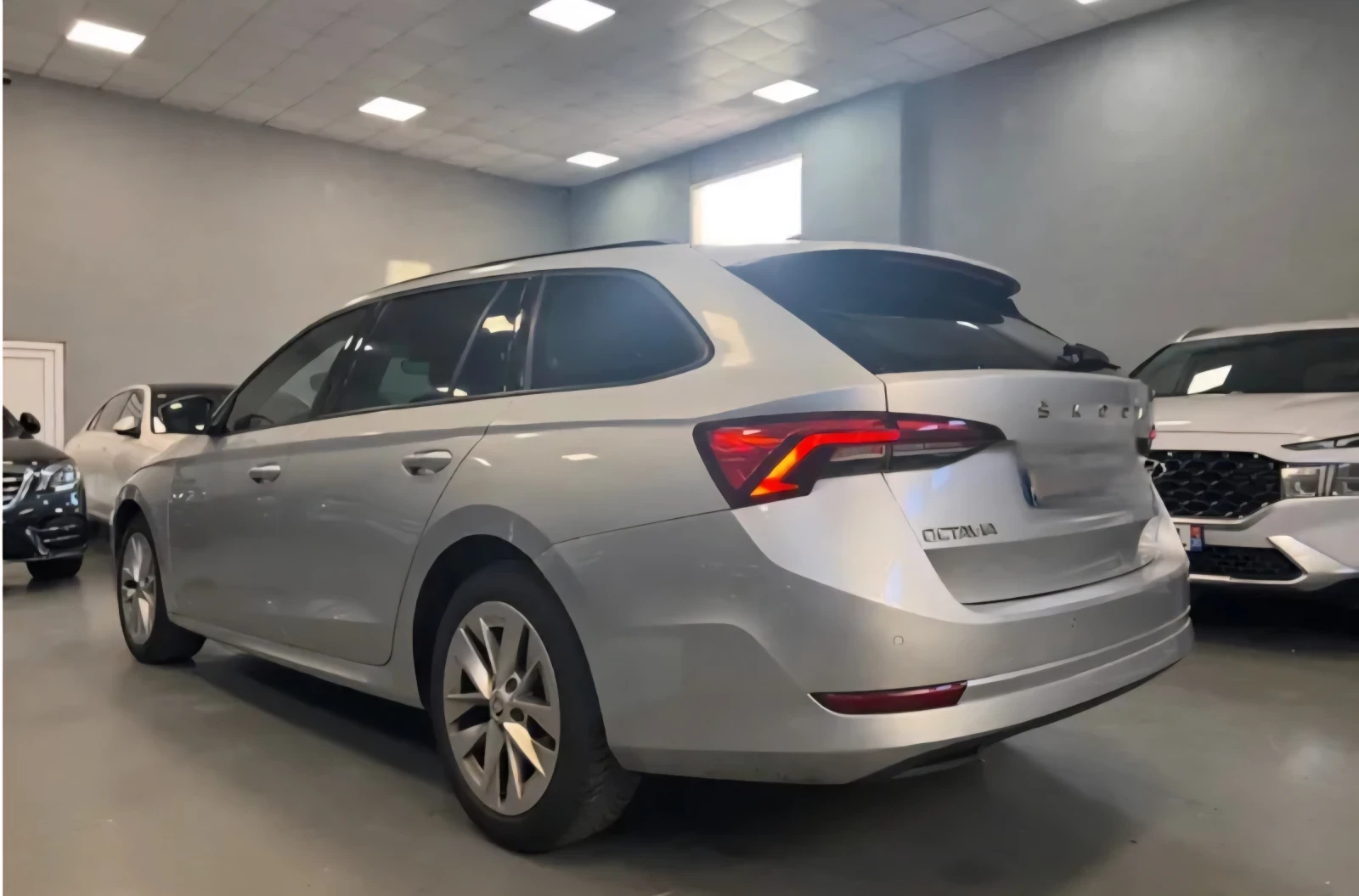 Skoda Octavia 150k.c* MATRIX* VIRTUAL Cockpit* DISTRONIK* KEYLES - изображение 3