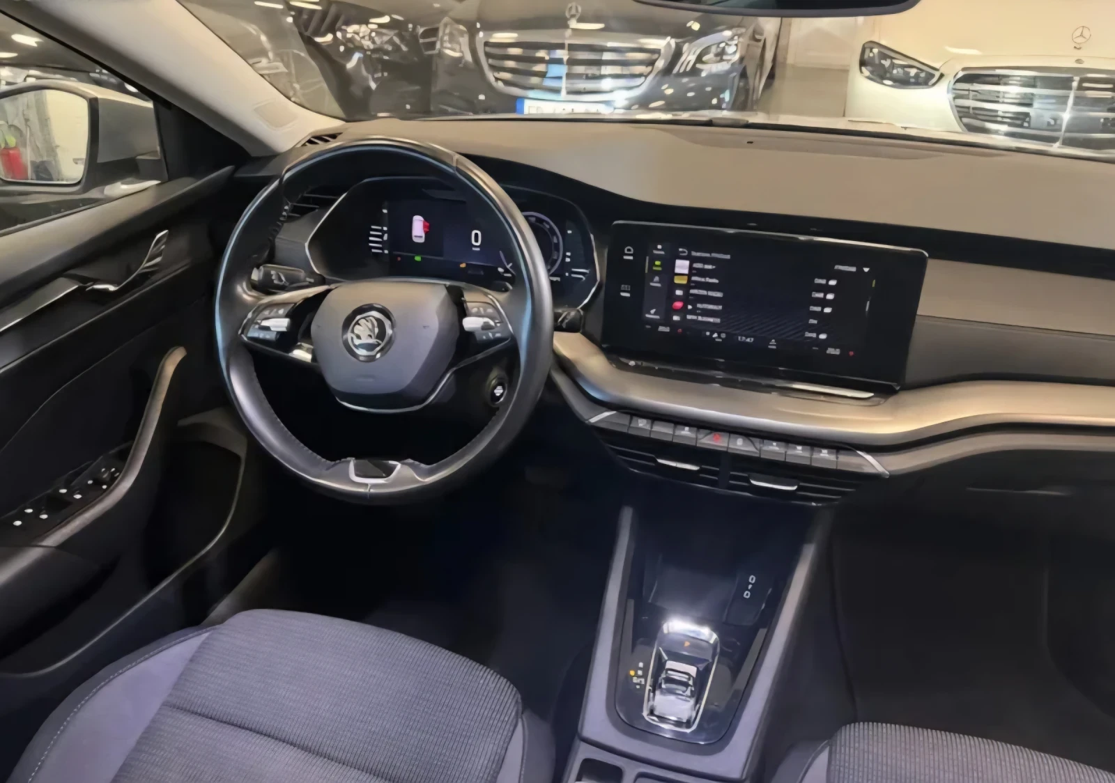 Skoda Octavia 150k.c* MATRIX* VIRTUAL Cockpit* DISTRONIK* KEYLES - изображение 5