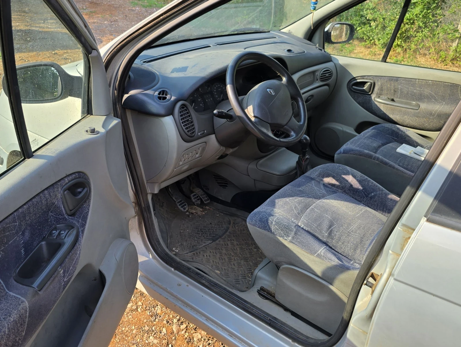 Renault Scenic 1.9 DCi 102кс - изображение 6