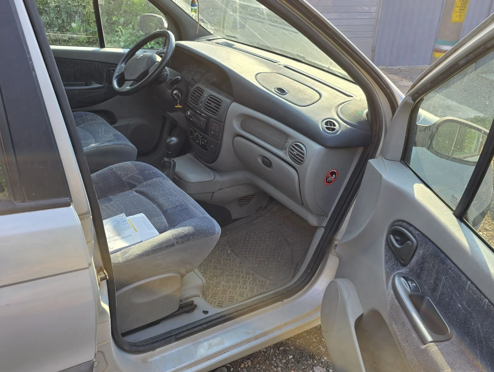 Renault Scenic 1.9 DCi 102кс - изображение 8