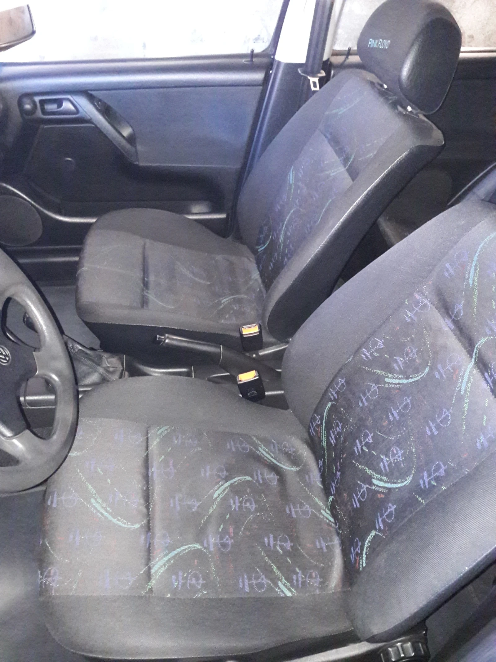 VW Golf 1.6mi 75k.c.Pink Floyd - изображение 2