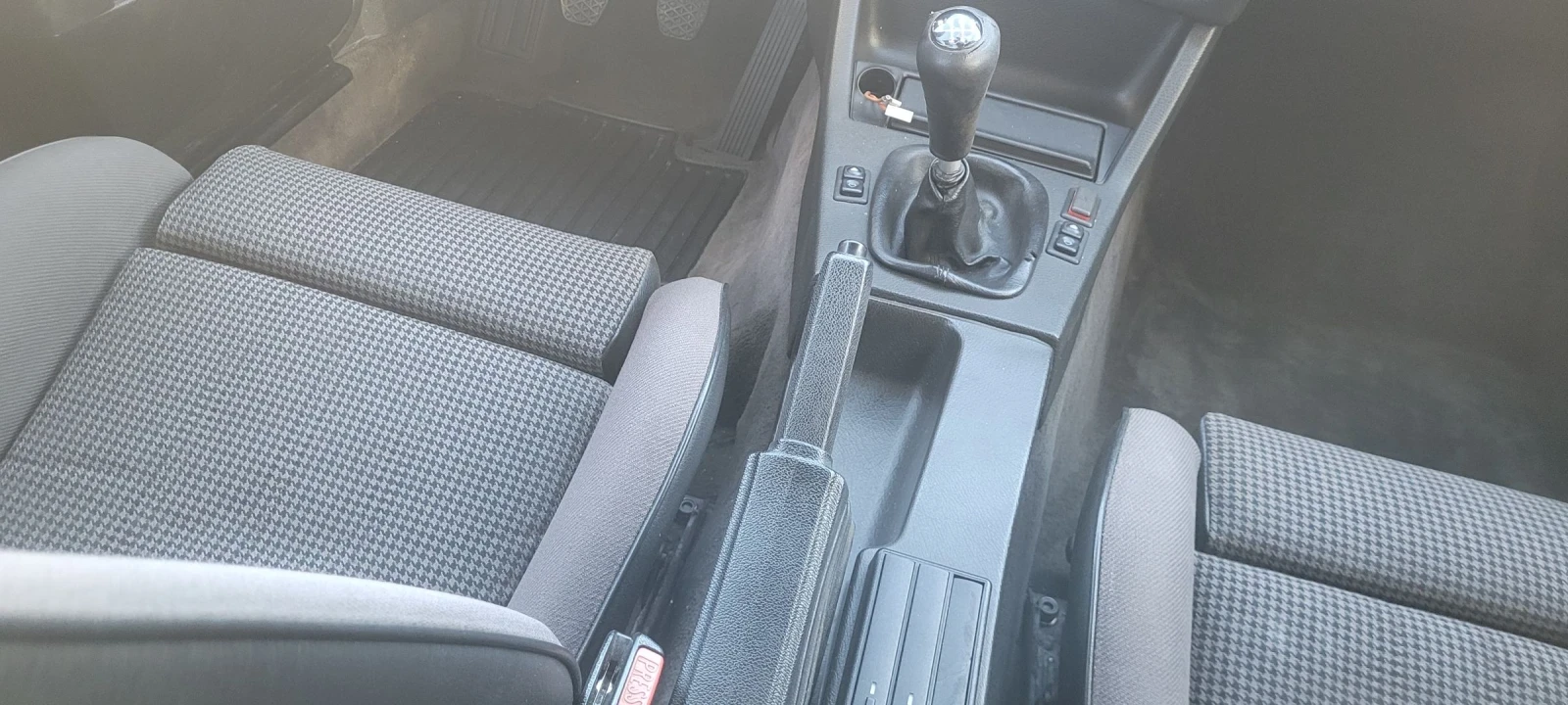 BMW 325 325iX sedan  - изображение 7