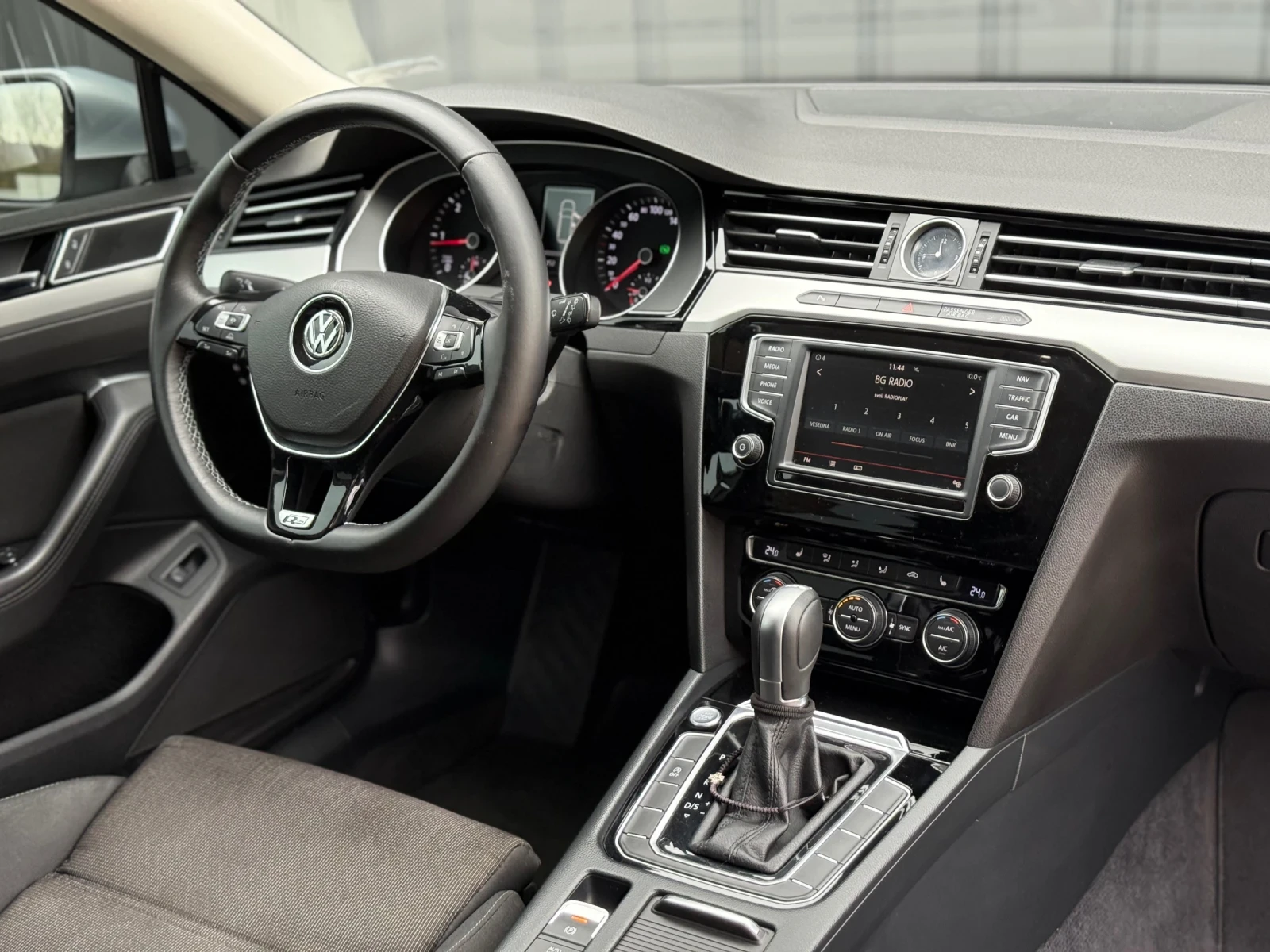 VW Passat | Mobile.bg   8