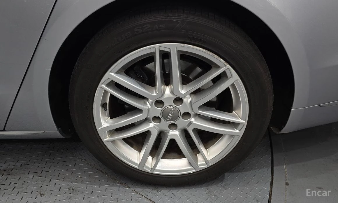 Audi A8, снимка 5 - Автомобили и джипове - 53837337