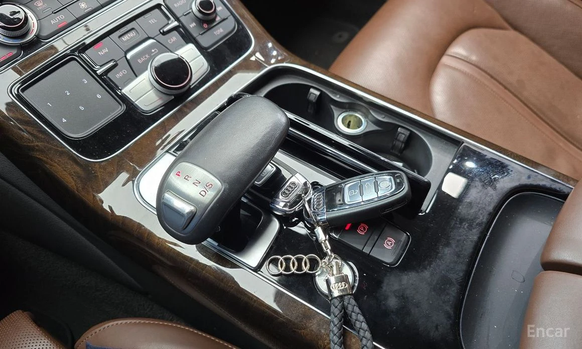 Audi A8, снимка 9 - Автомобили и джипове - 53837337