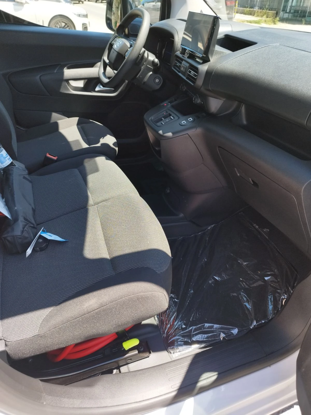 Opel Combo 50 kWh - N1 Чисто нова, снимка 11 - Автомобили и джипове - 54921429