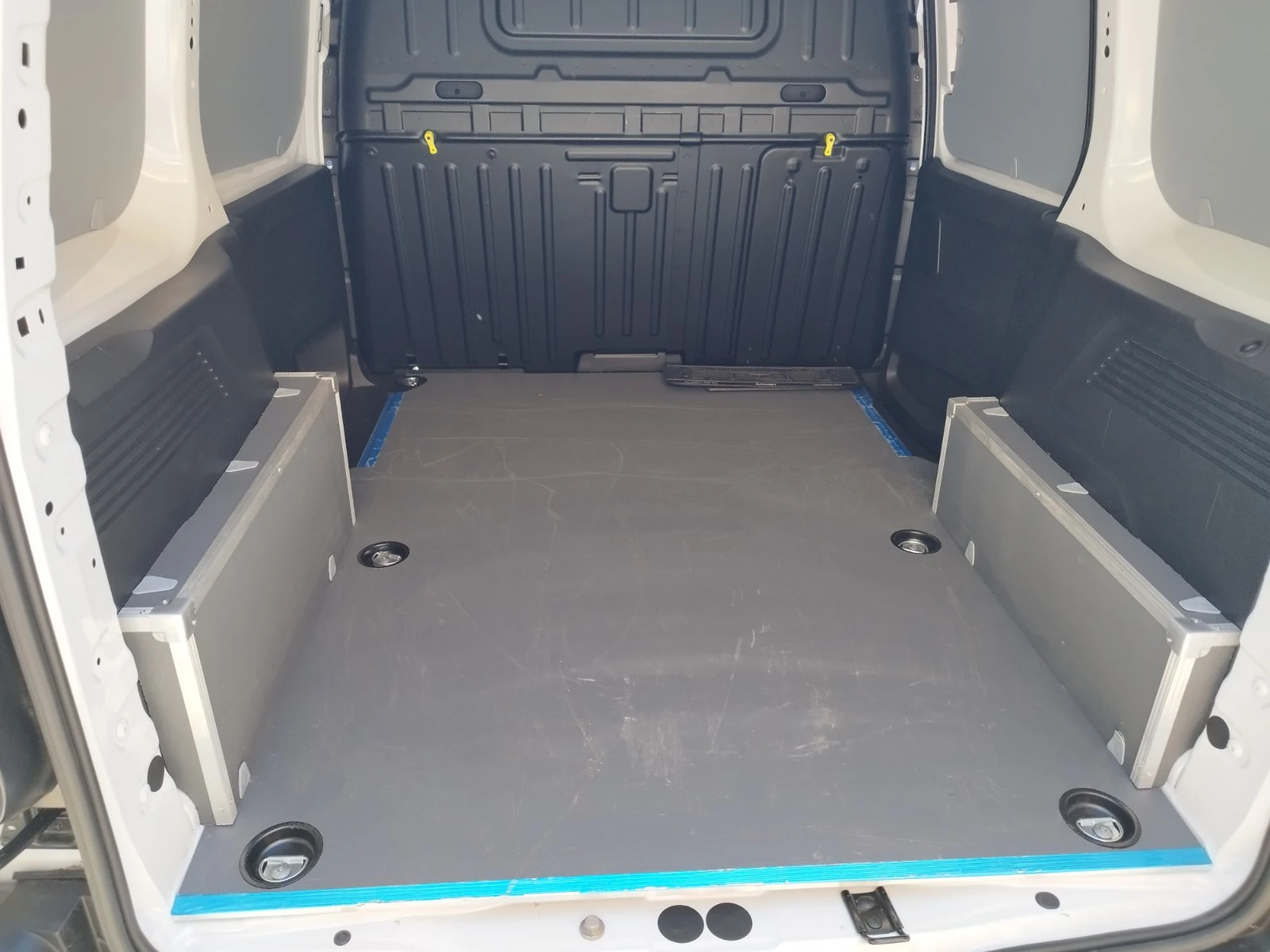 Opel Combo 50 kWh - N1 Чисто нова, снимка 10 - Автомобили и джипове - 54921429