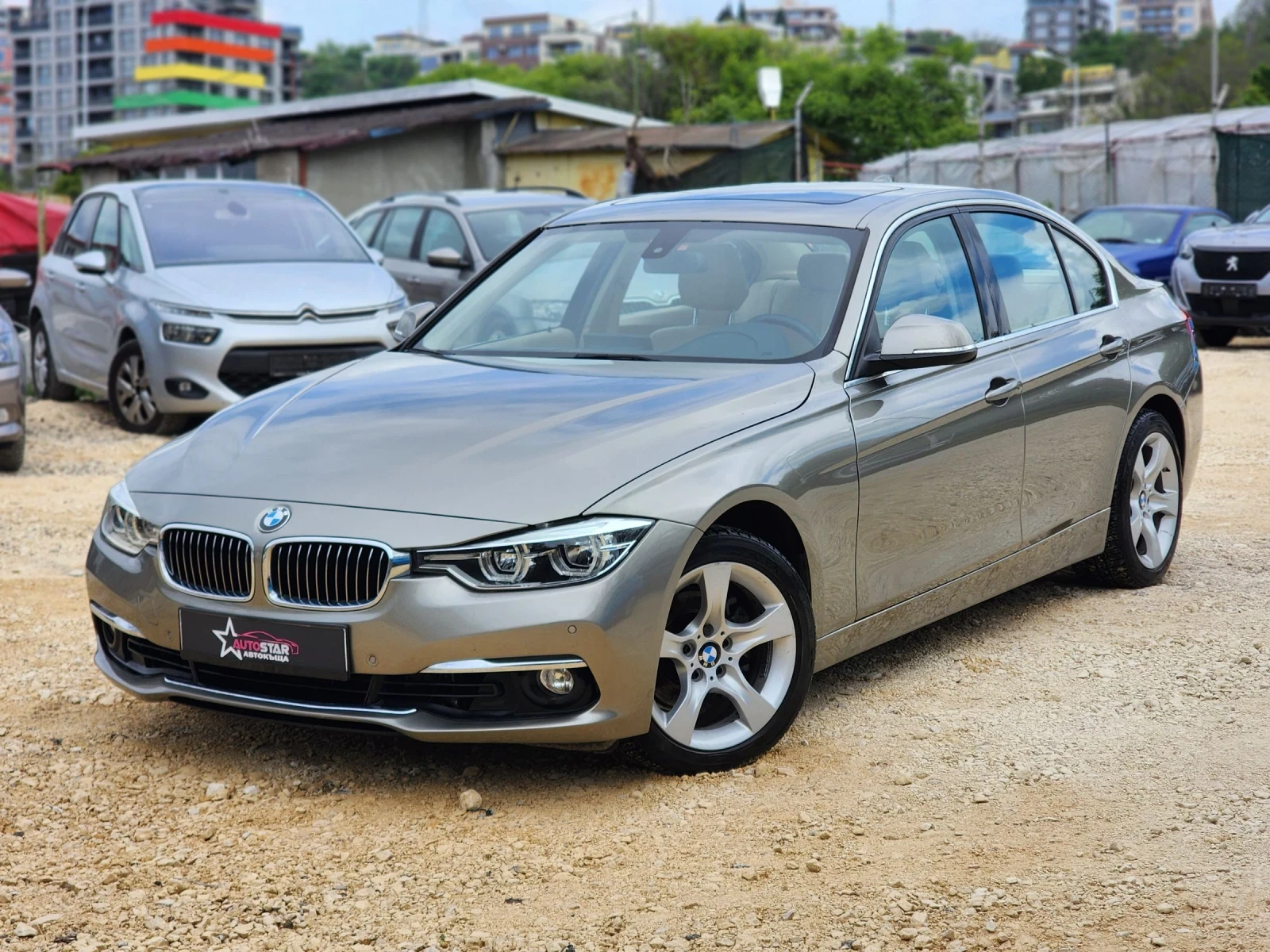 BMW 320 i Facelift, снимка 2 - Автомобили и джипове - 54560721