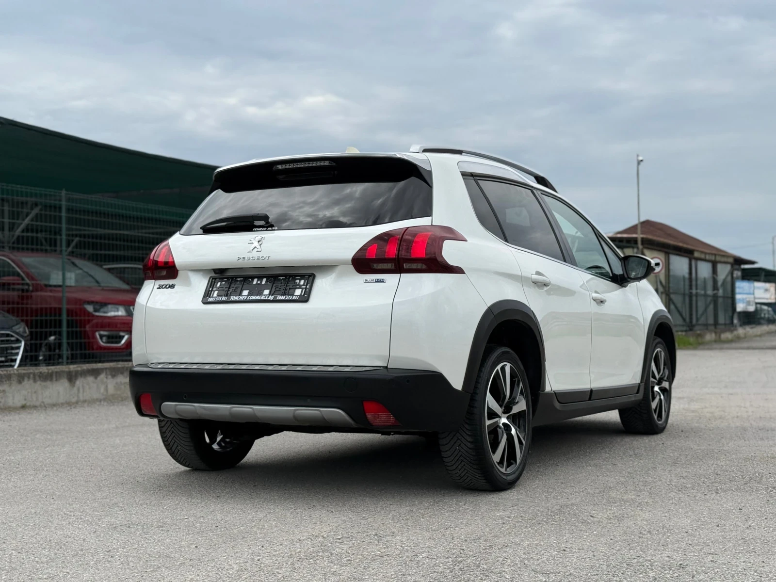 Peugeot 2008 1.6-BLUEHDI-FACE-КАМЕРА-ПАНОРАМА-КОЖА-КАТО НОВА, снимка 6 - Автомобили и джипове - 55135994