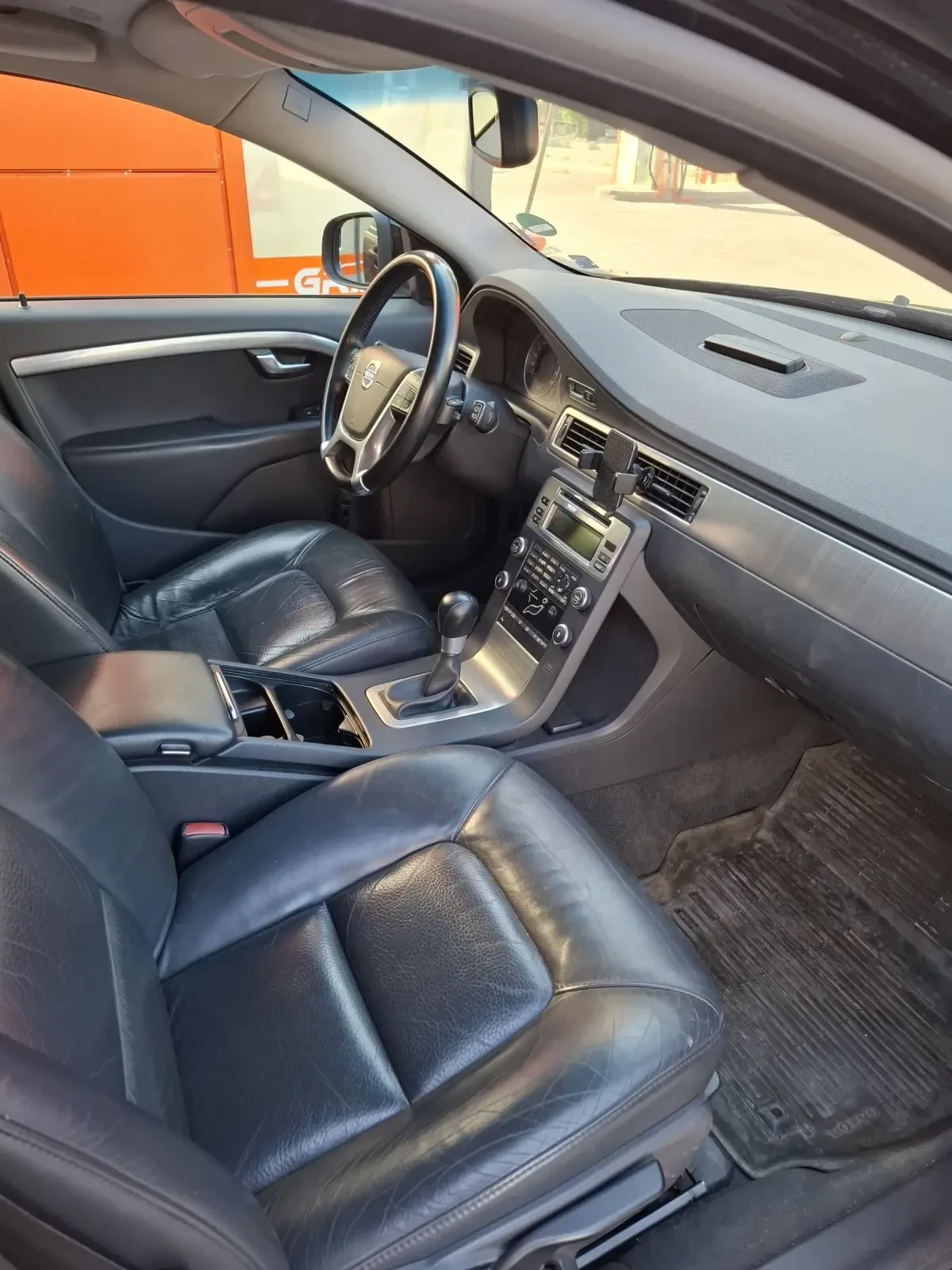 Volvo V70 2.0 D, снимка 10 - Автомобили и джипове - 55265019
