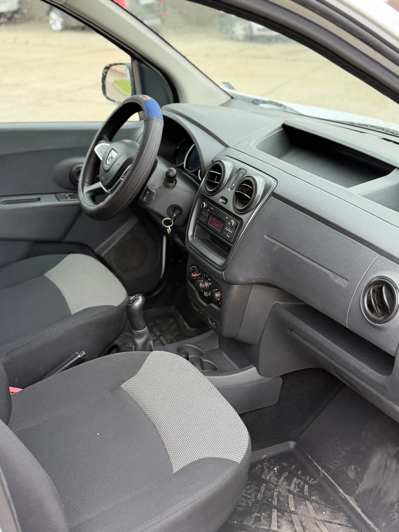 Dacia Dokker, снимка 8 - Автомобили и джипове - 55389930