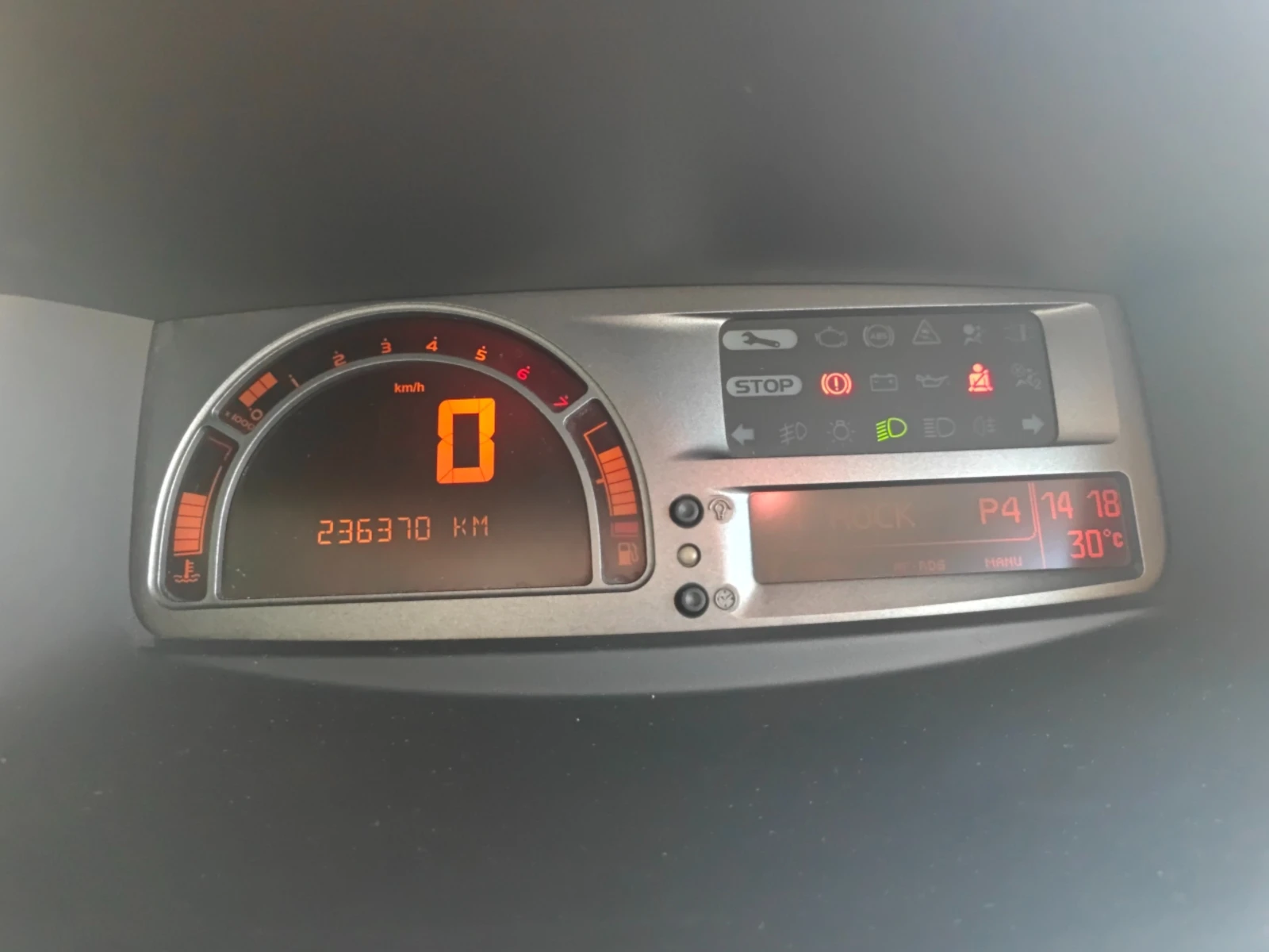 Renault Modus 1.2 TCe, снимка 12 - Автомобили и джипове - 55511939