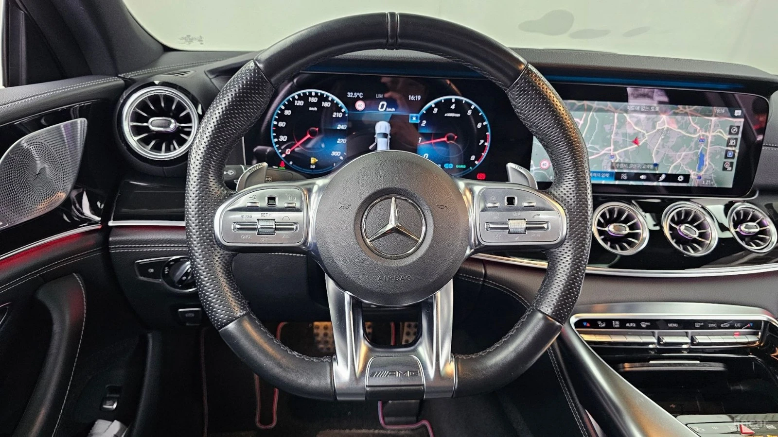 Mercedes-Benz AMG GT 43* 4MATIC* DISTRONIC* ОБДУХВАНЕ* 360* КАМЕРА* , снимка 6 - Автомобили и джипове - 55556227