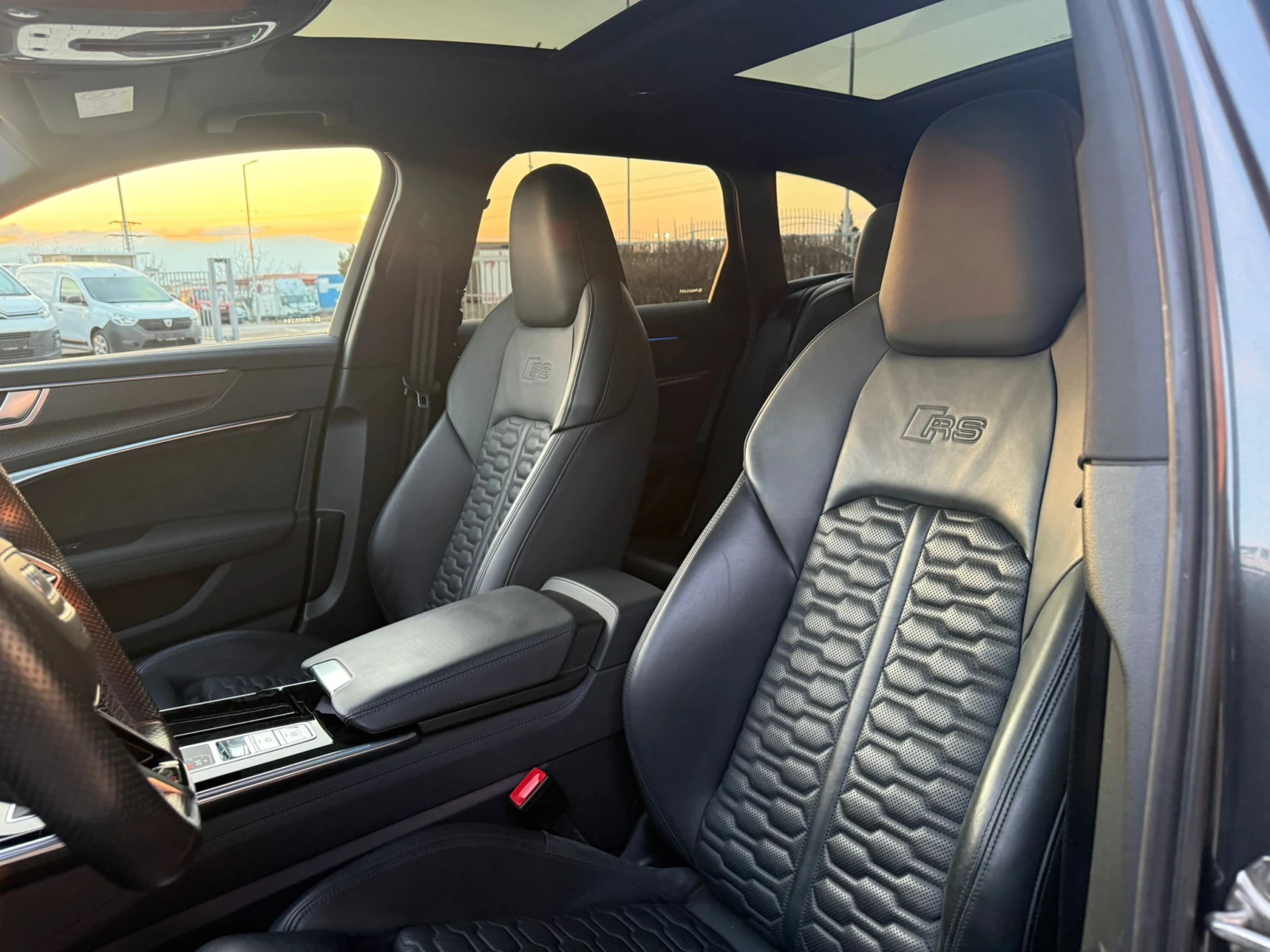 Audi Rs6 4.0TFSI V8 * Carbon* Ceramic* , снимка 11 - Автомобили и джипове - 55752778