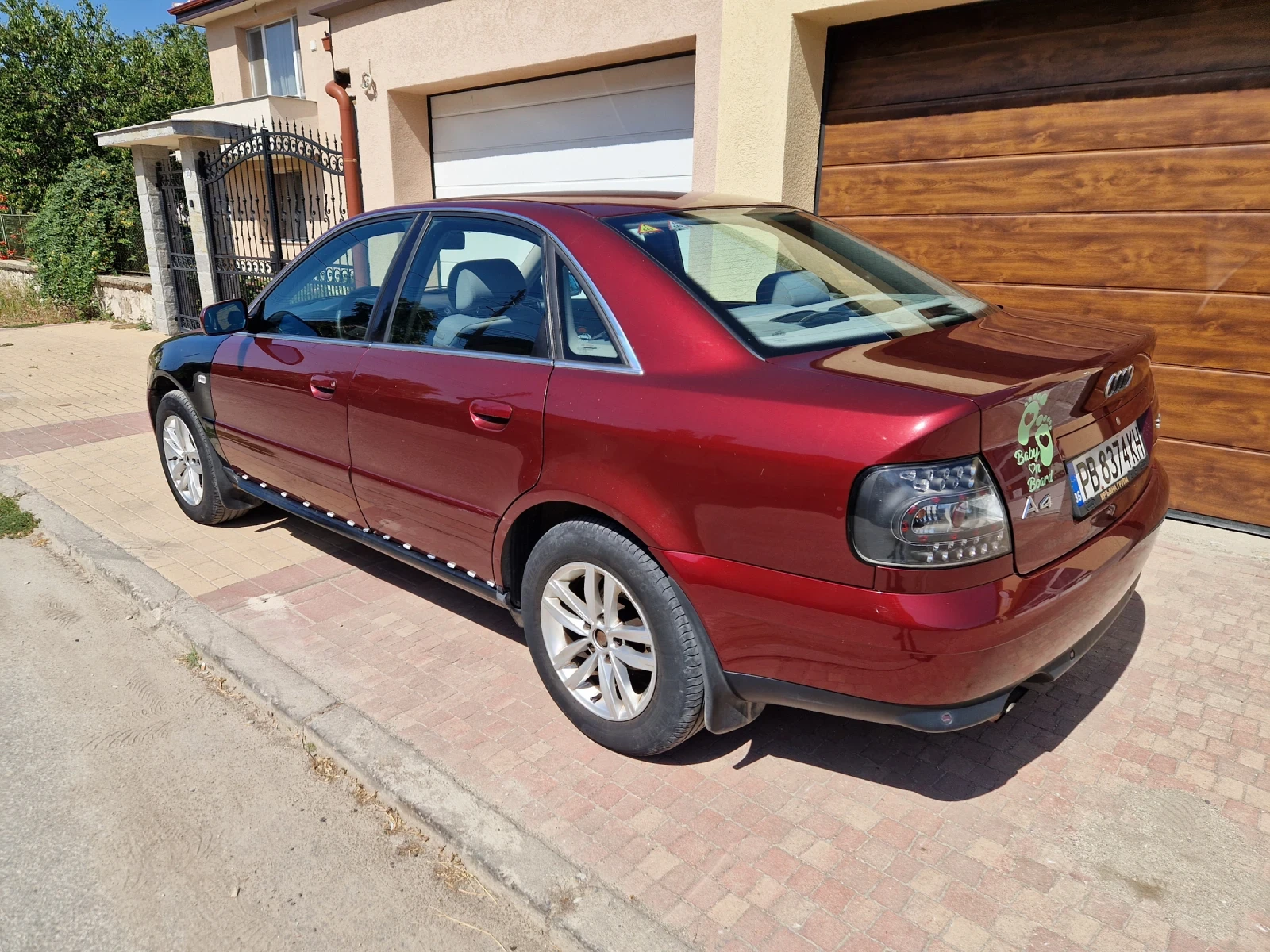 Audi A4 2.4 Фейслифт Газ, снимка 7 - Автомобили и джипове - 55885469