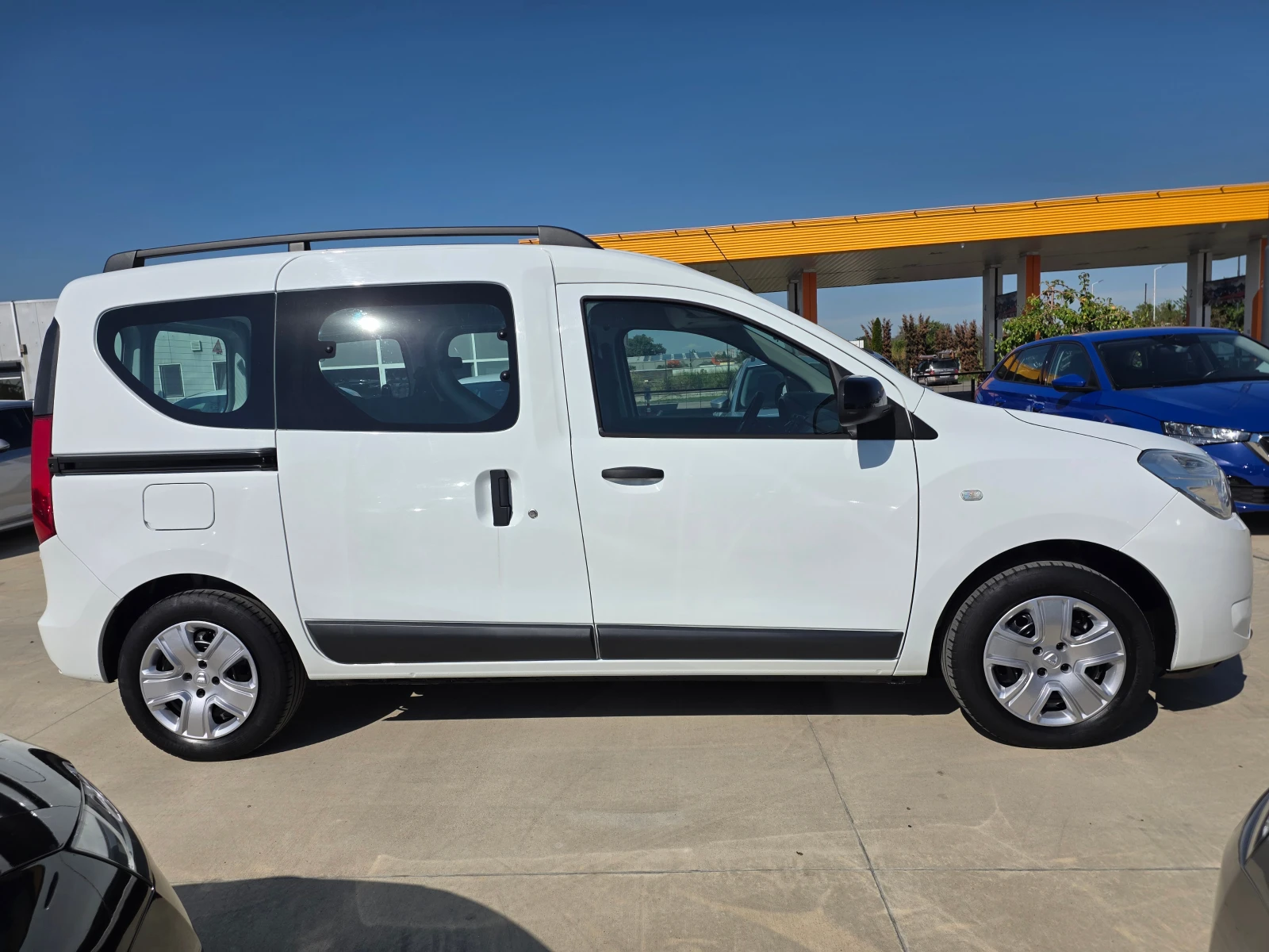 Dacia Dokker N-1-1, 6 Оригинална  ГАЗ 110кс, снимка 6 - Автомобили и джипове - 55950168