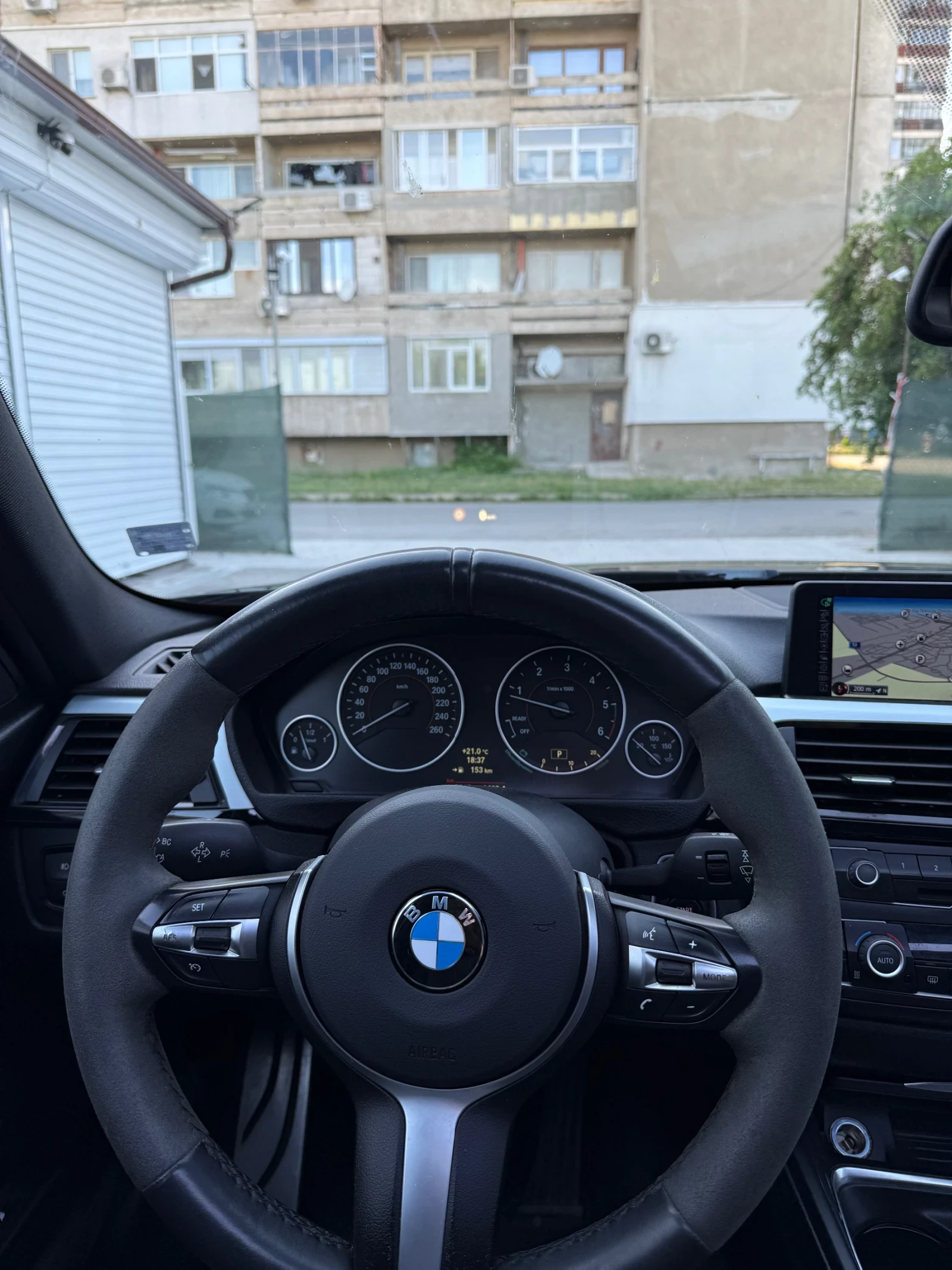 BMW 330, снимка 7 - Автомобили и джипове - 56545390