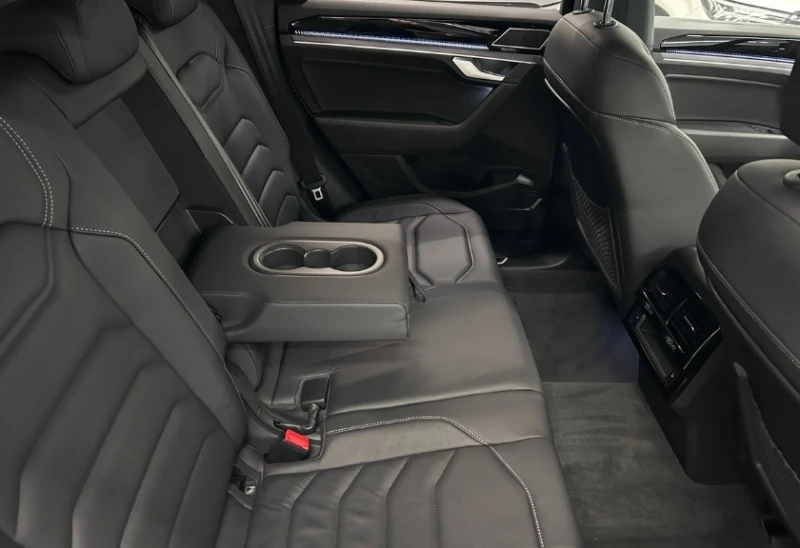 VW Touareg 3.0 V6 TDI 4Motion, снимка 12 - Автомобили и джипове - 52533009