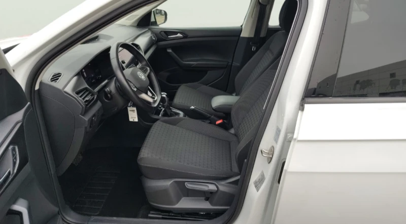 VW T-Cross 1.0 TFSI, снимка 13 - Автомобили и джипове - 53427429