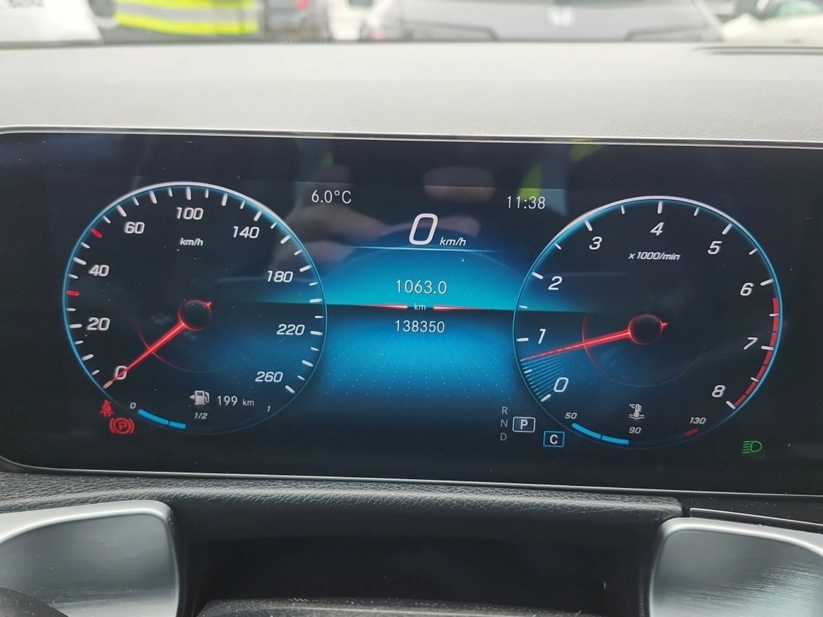 Mercedes-Benz GLB 250 АВТО КРЕДИТ, снимка 10 - Автомобили и джипове - 53962638