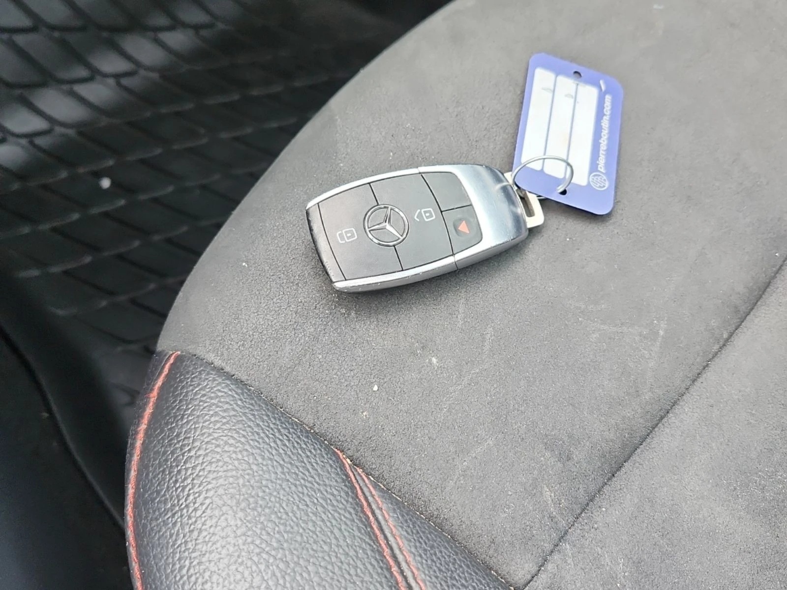 Mercedes-Benz GLB 250 АВТО КРЕДИТ, снимка 13 - Автомобили и джипове - 53962638