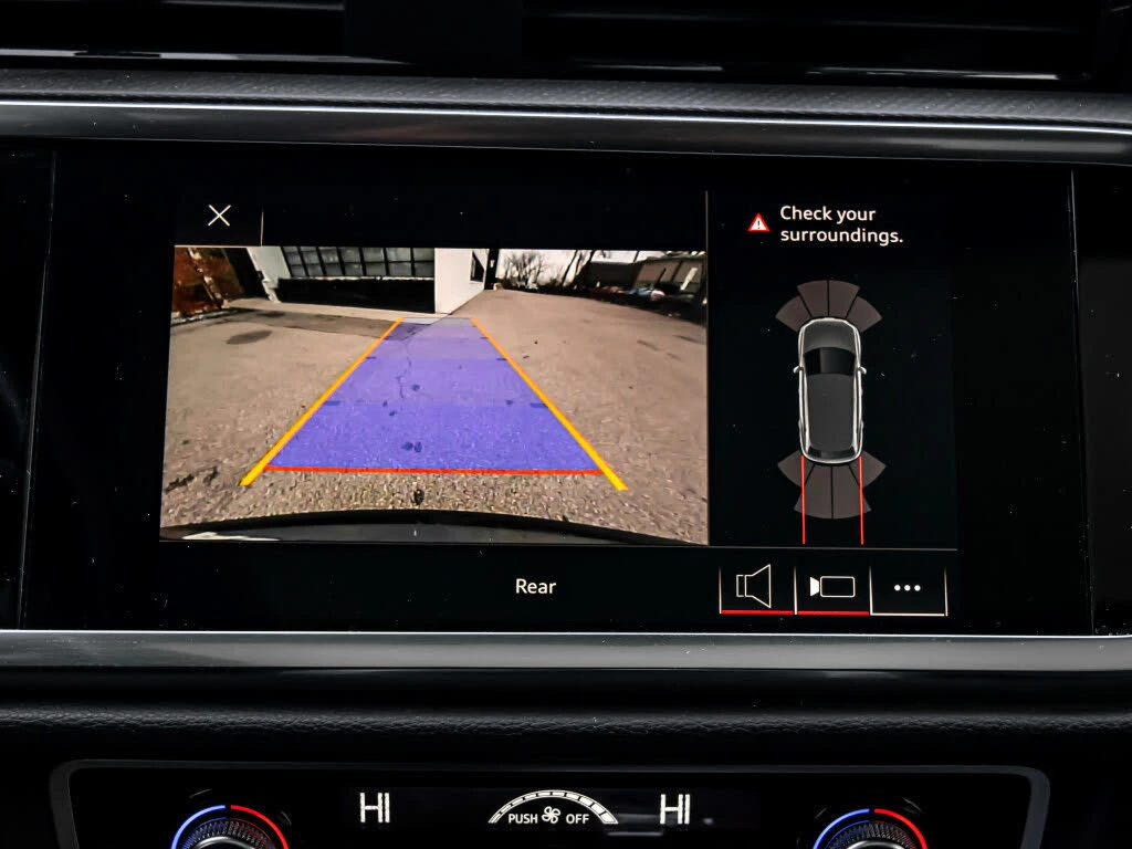 Audi Q3  quattro Technik 45 TFSI, снимка 13 - Автомобили и джипове - 54260406