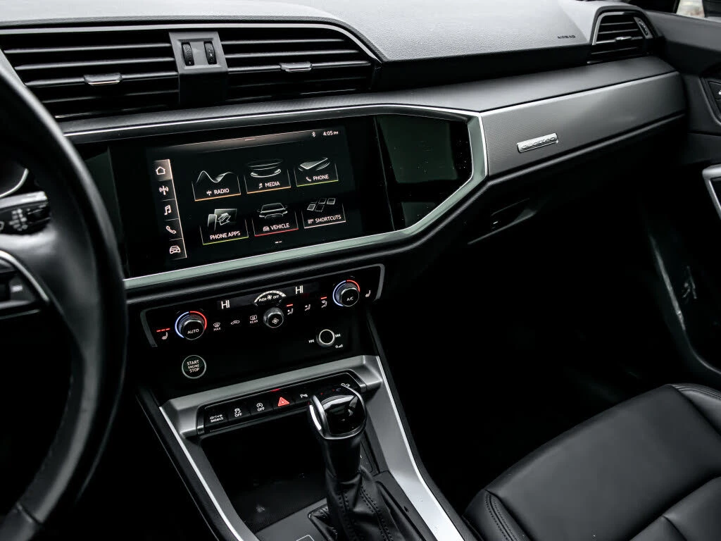 Audi Q3  quattro Technik 45 TFSI, снимка 8 - Автомобили и джипове - 54260406