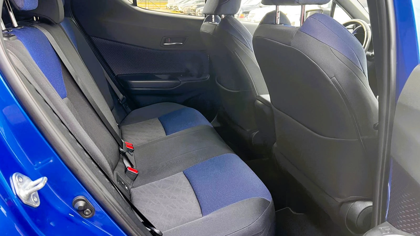Toyota C-HR 1.2-T 4x4 STYLE ДИСТРОНИК KEYLESS КАМЕРА ПОДГРЕВ, снимка 10 - Автомобили и джипове - 55269519